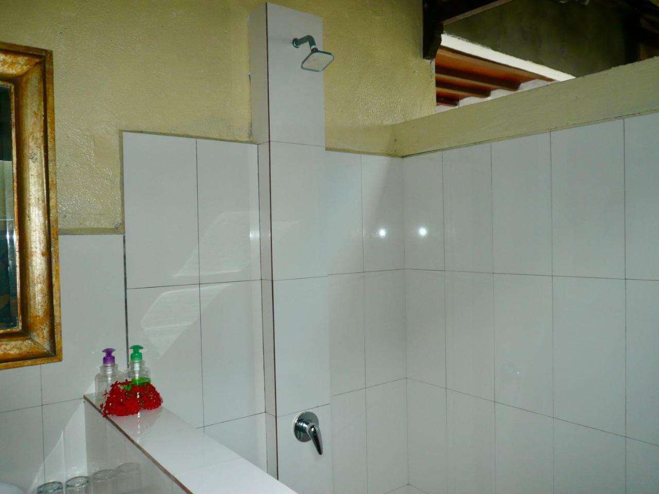 Wawa Wewe II Villas 아메드 외부 사진