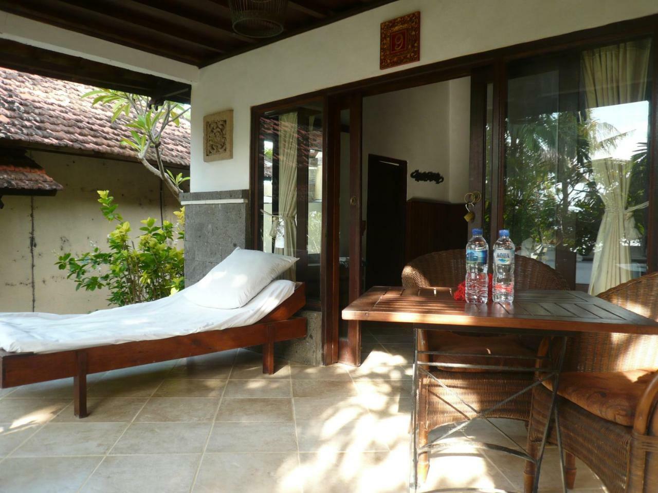 Wawa Wewe II Villas 아메드 외부 사진